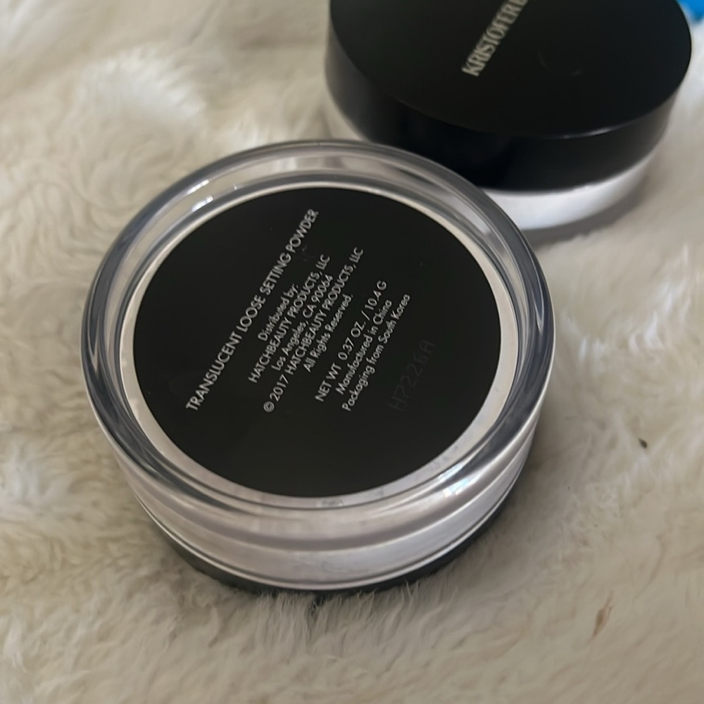Kristofer Buckle Translucent Loose Setting Powder - Picture 3 of 5